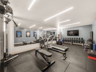 Villa for sale in El Paraiso, Estepona