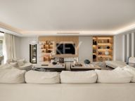Villa for sale in El Paraiso, Estepona