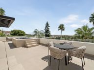 Villa for sale in El Paraiso, Estepona