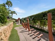 Villa for sale in El Paraiso, Estepona