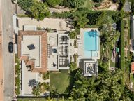 Villa for sale in El Paraiso, Estepona