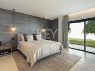 Villa for sale in Rio Verde, Marbella Golden Mile
