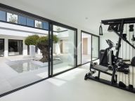 Villa for sale in Rio Verde, Marbella Golden Mile