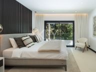 Villa for sale in Rio Verde, Marbella Golden Mile