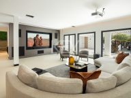 Villa for sale in Rio Verde, Marbella Golden Mile