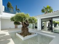Villa for sale in Rio Verde, Marbella Golden Mile