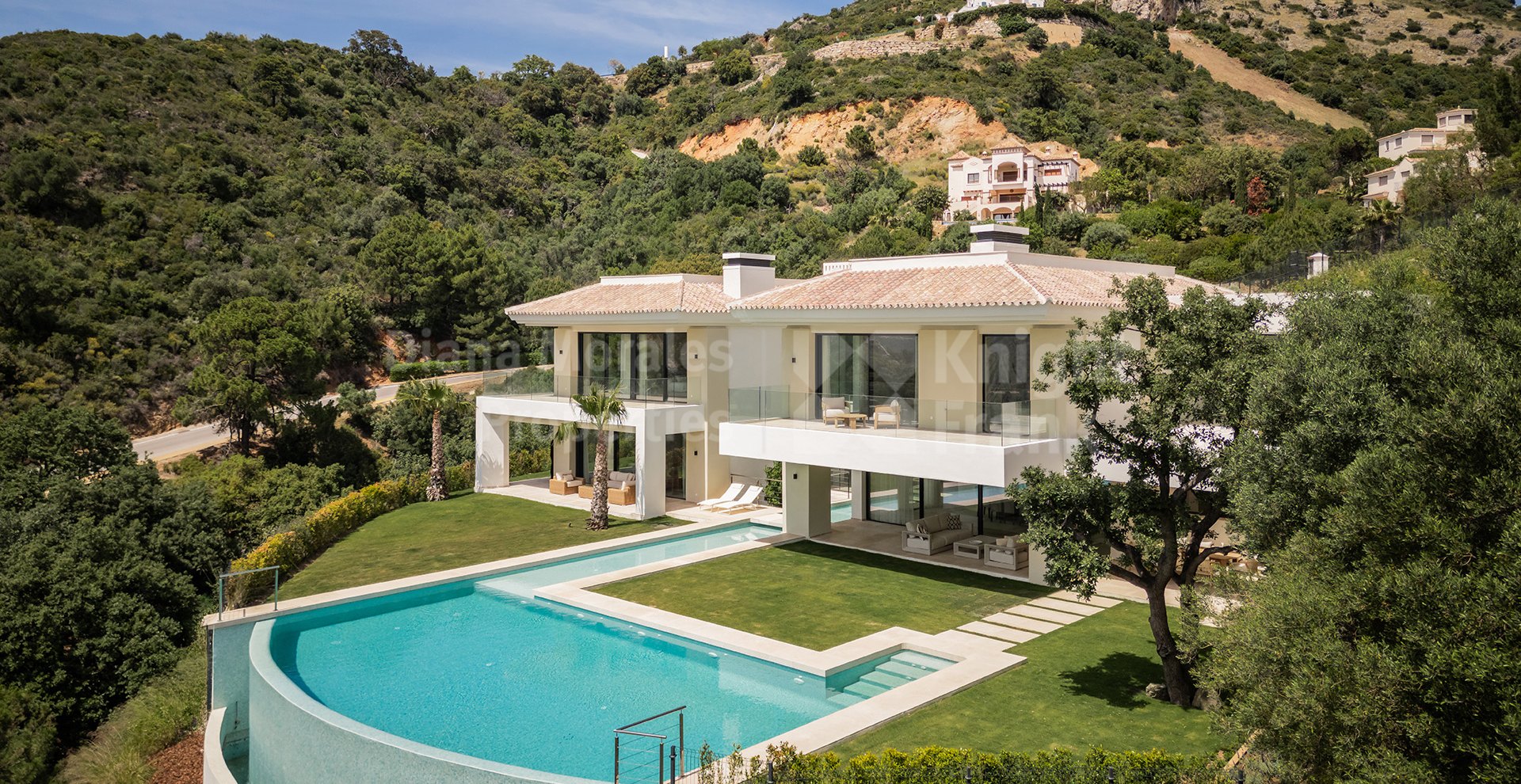 Villa Quercus with Panoramic Views in Marbella Club Golf Resort