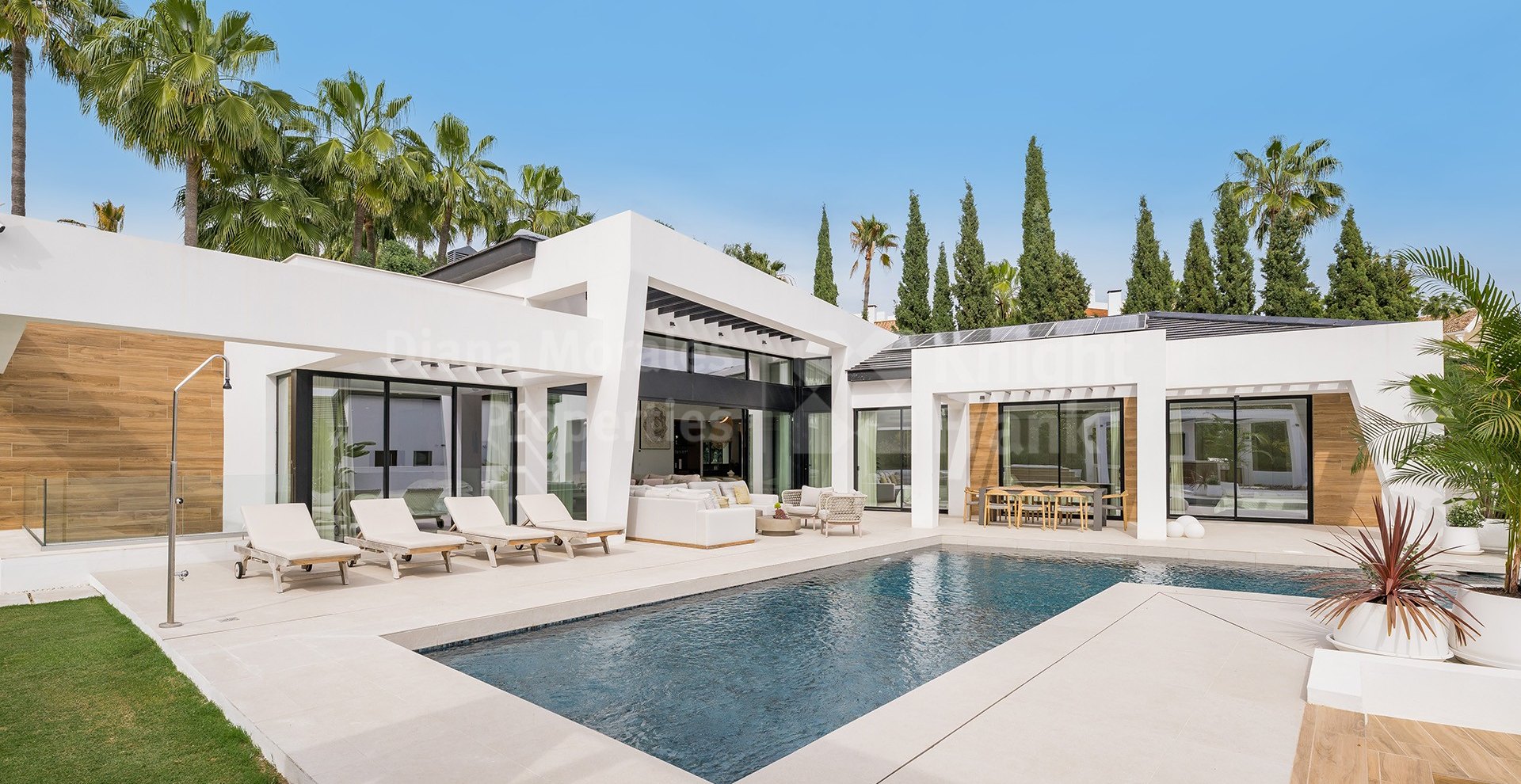 Villa Laurus, preciosa vivienda en Los Naranjos Golf