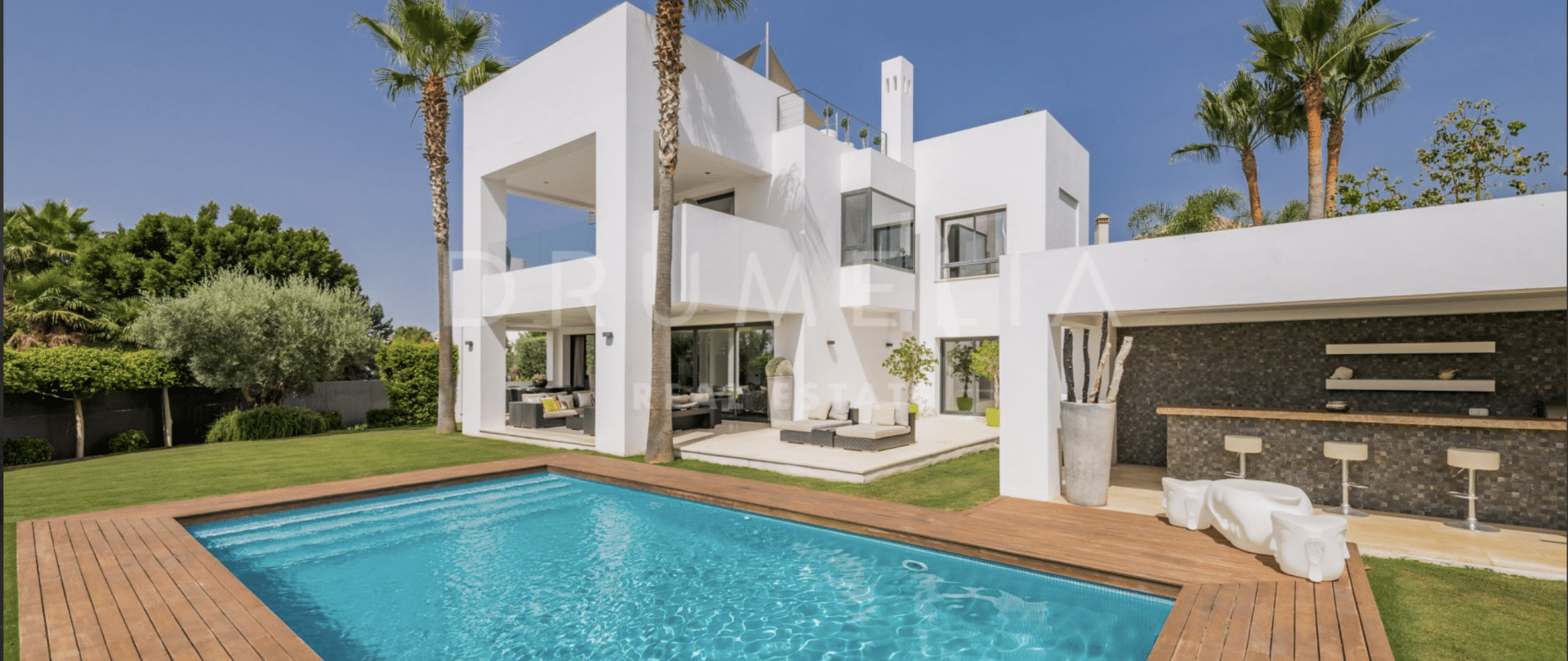Beautiful contemporary villa in Altos de Puente Romano, Marbella Golden Mile