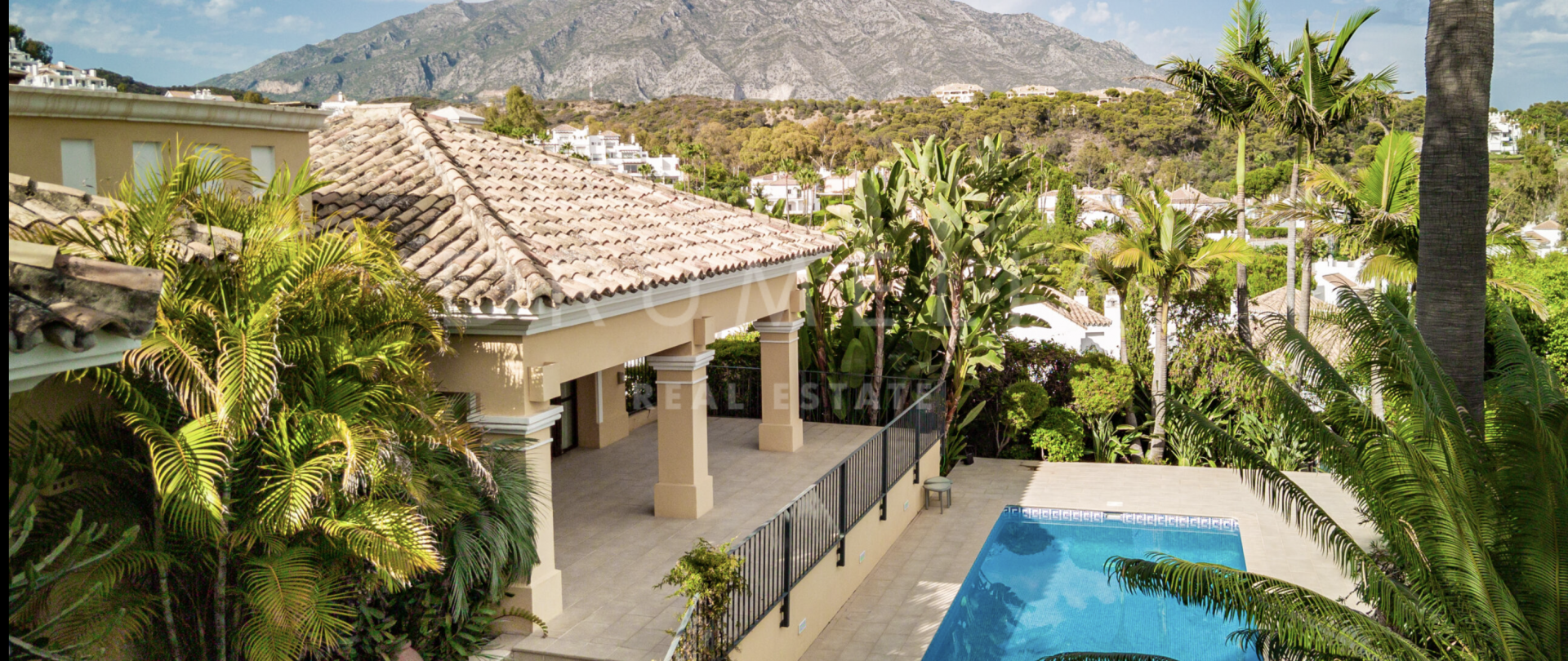 Villa in klassieke stijl te koop in de prestigieuze Golf Valley, Nueva Andalucia