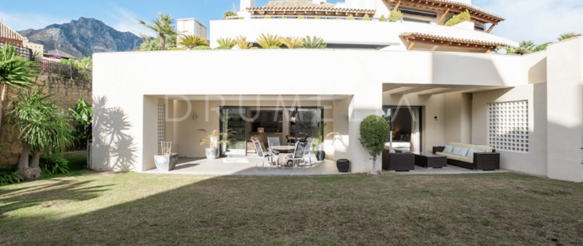 Apartamento de 1 dormitorio con jardín privado en la comunidad cerrada Imara en la Milla de Oro de Marbella