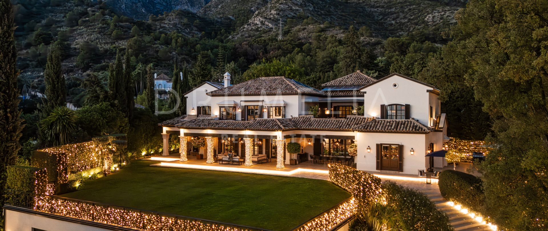 Enastående Villa med Panoramautsikt i Prestigefyllda Cascada de Camoján, Marbella