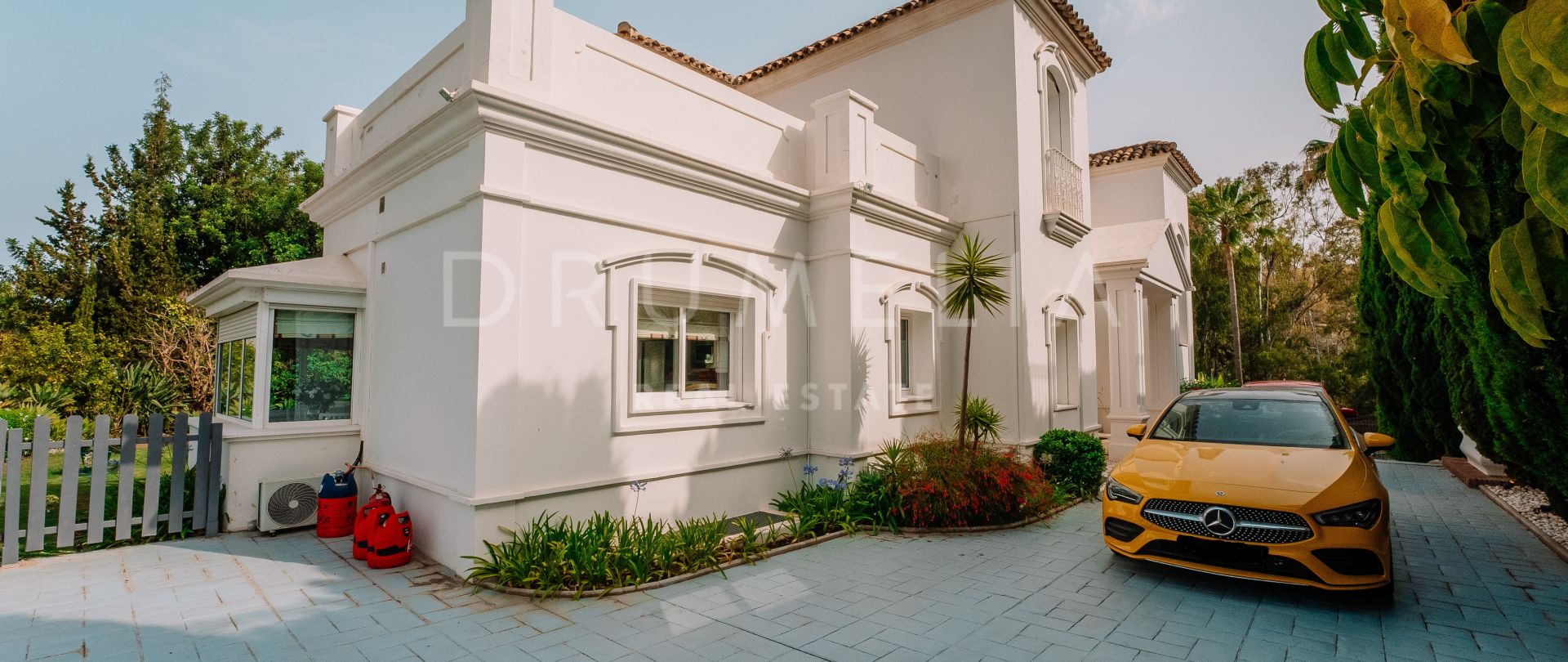 Klassische Villa zu verkaufen in El Herrojo Alto, Benahavis