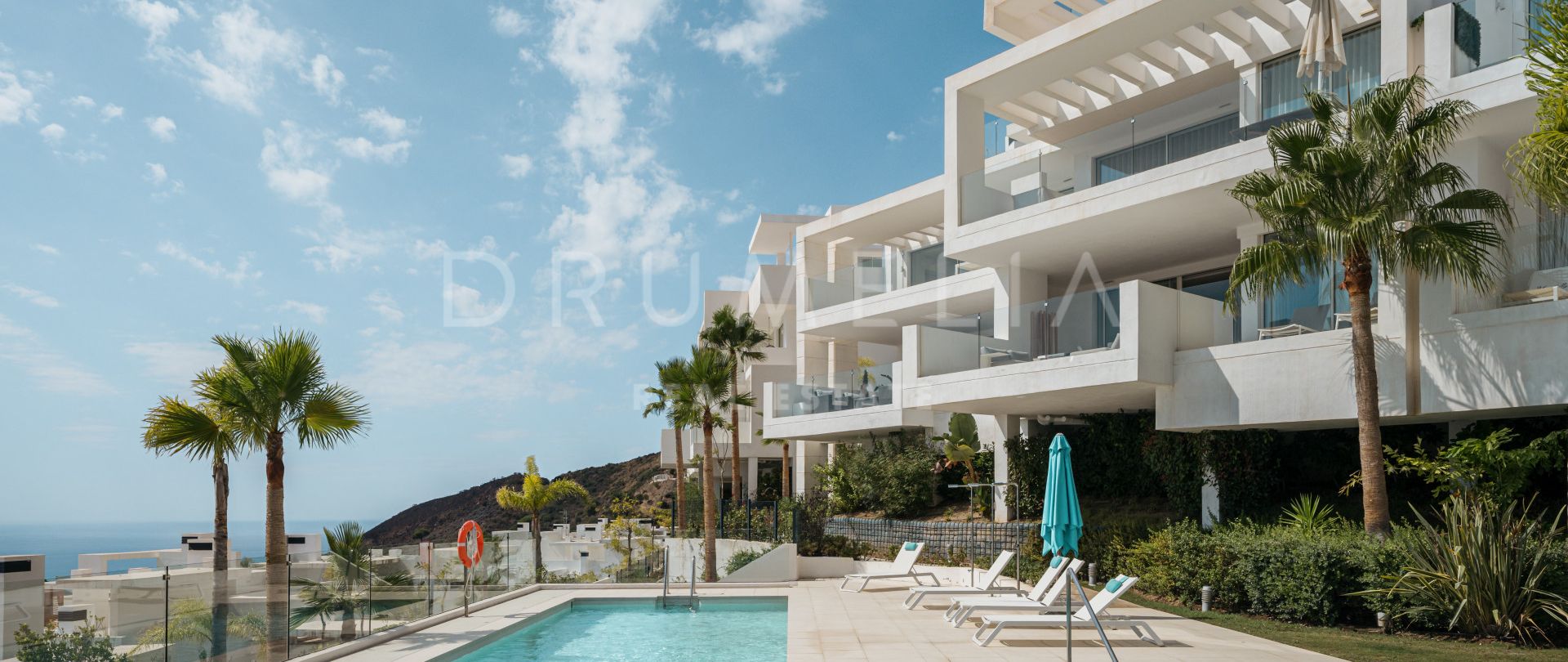 Elégant appartement de 2 chambres à coucher avec vue imprenable sur la mer et les collines à Los Almendros- Palo Alto, Ojen