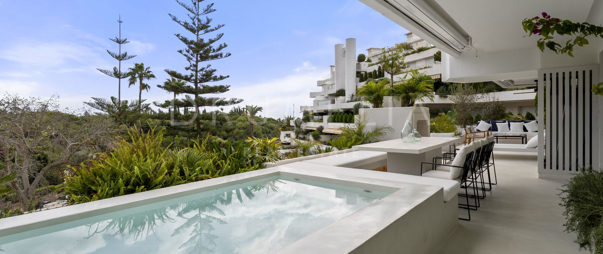 Stunning 3-Bedroom Renovated Apartment in Las Terrazas de las Lomas, Marbella Golden Mile