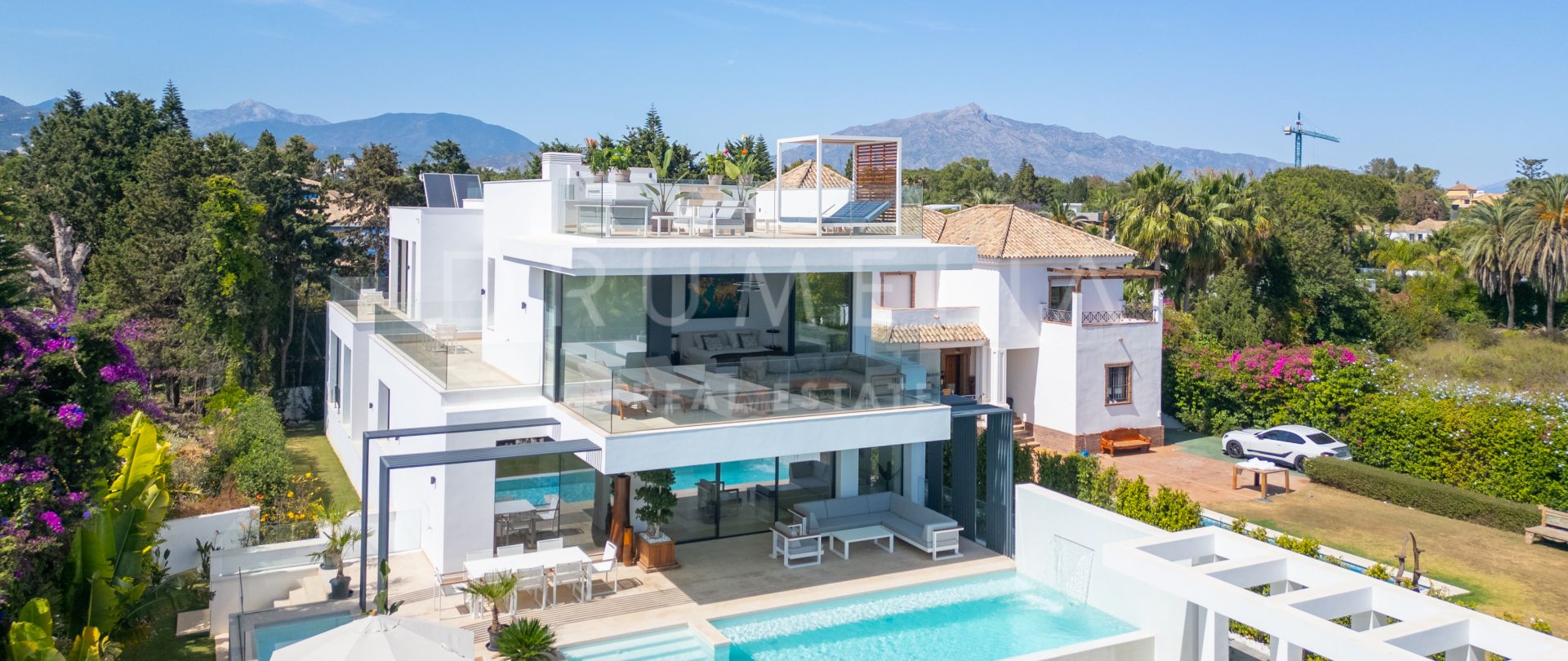 Villa Mirage - Splitter ny: Moderne villa, gangavstand til stranden, på den nye Golden Mile-stranden - Estepona