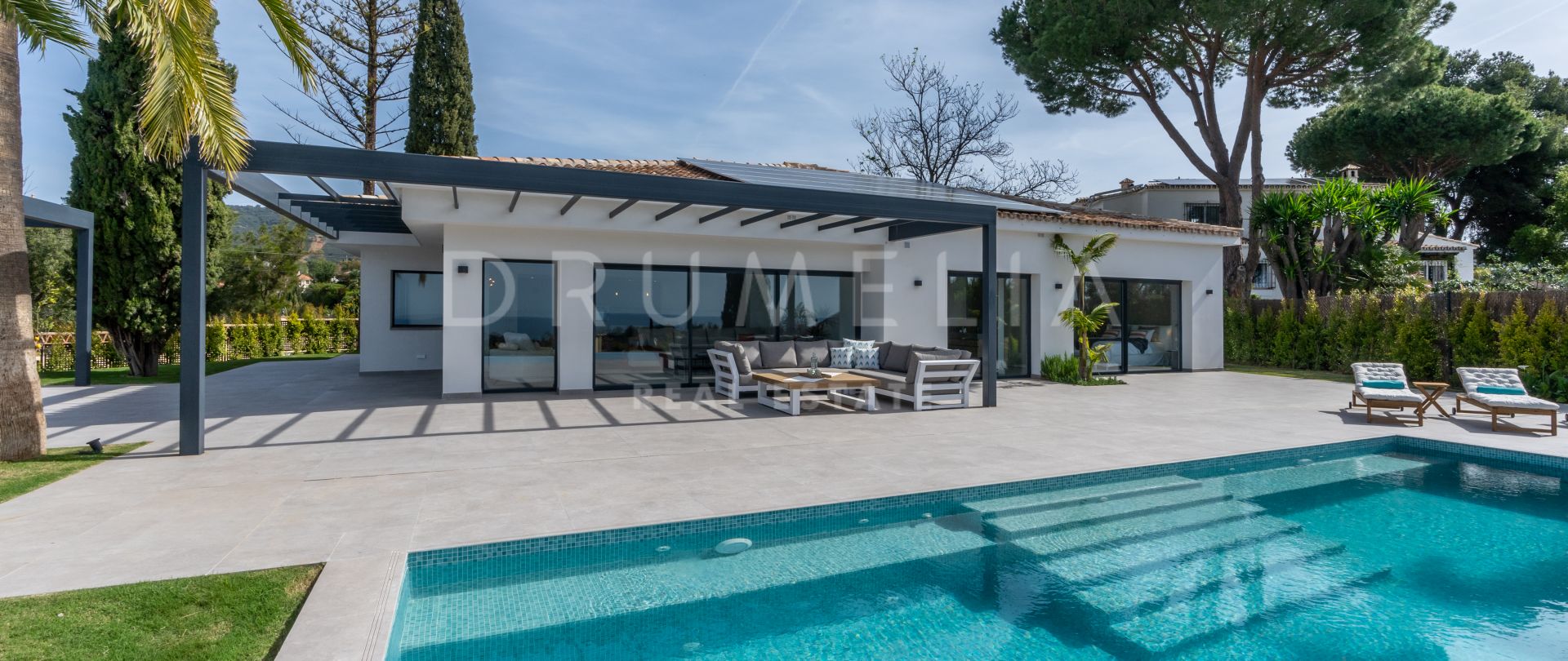 Villa contemporaine de luxe avec vue imprenable sur la mer à Elviria, Marbella