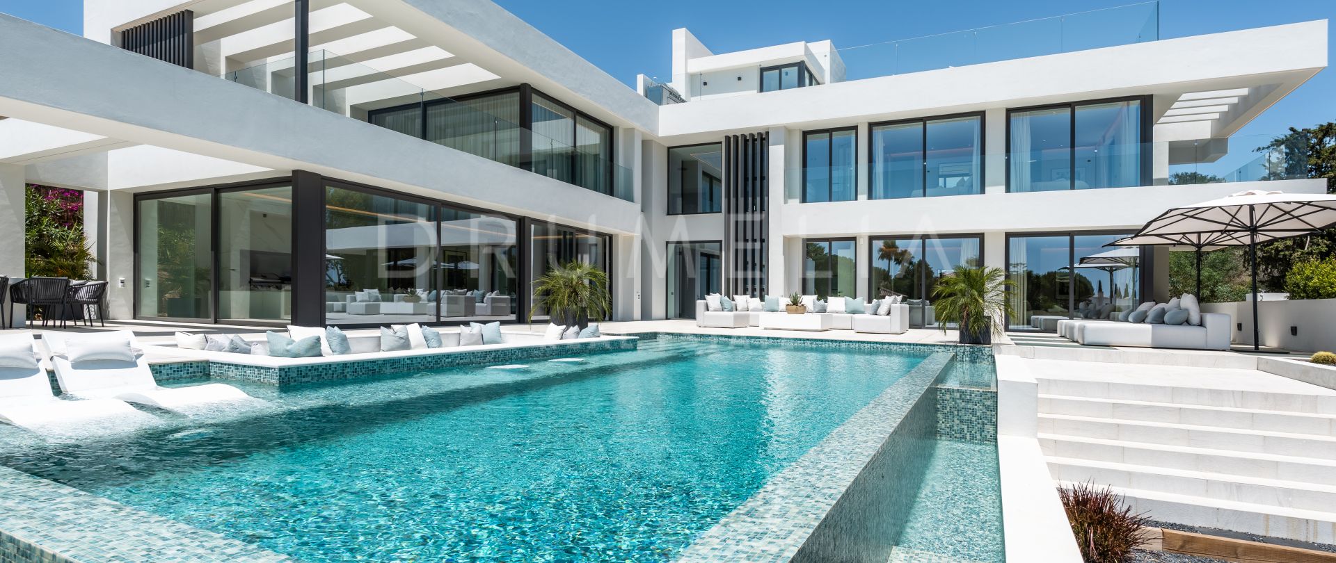 Imposant gloednieuw modern luxe herenhuis in het prachtige Paraiso Alto, Benahavis