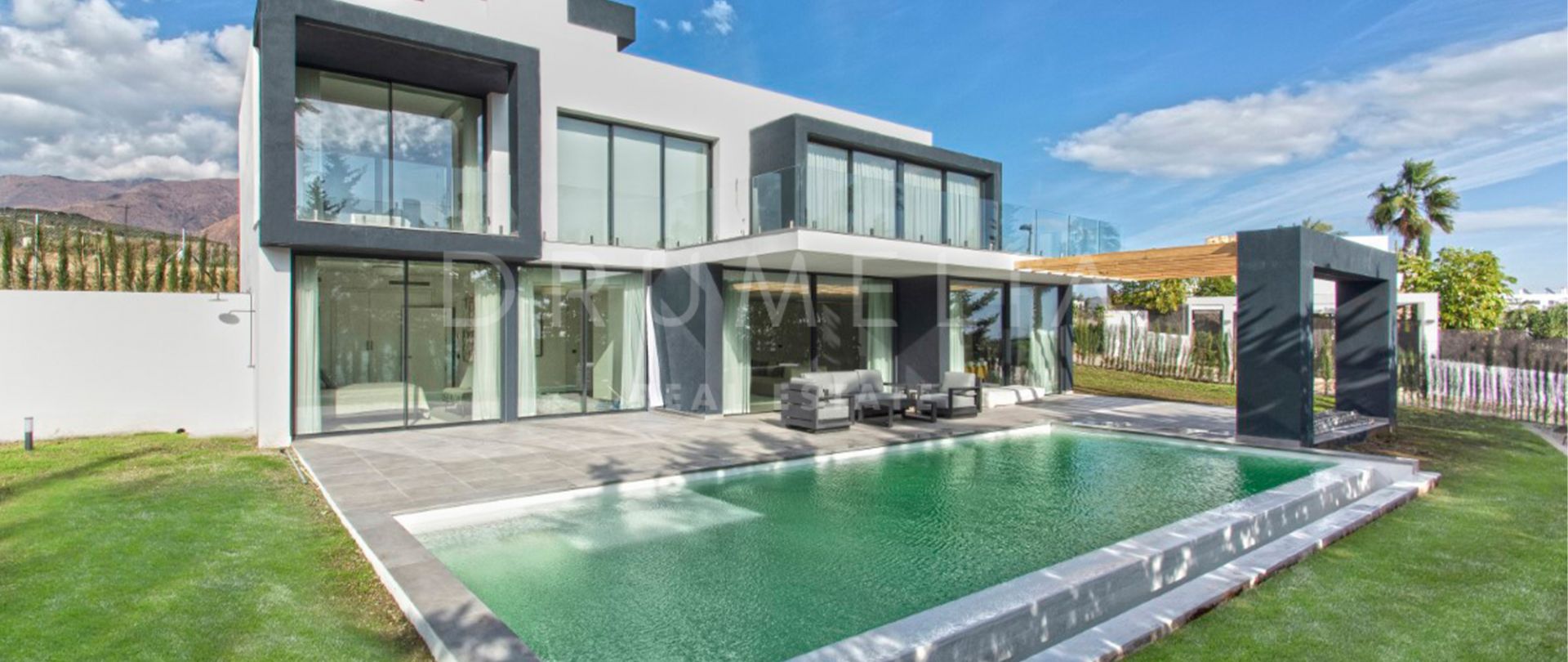 Brand new contemporary villa with open sea views in Valle Romano Golf, Estepona