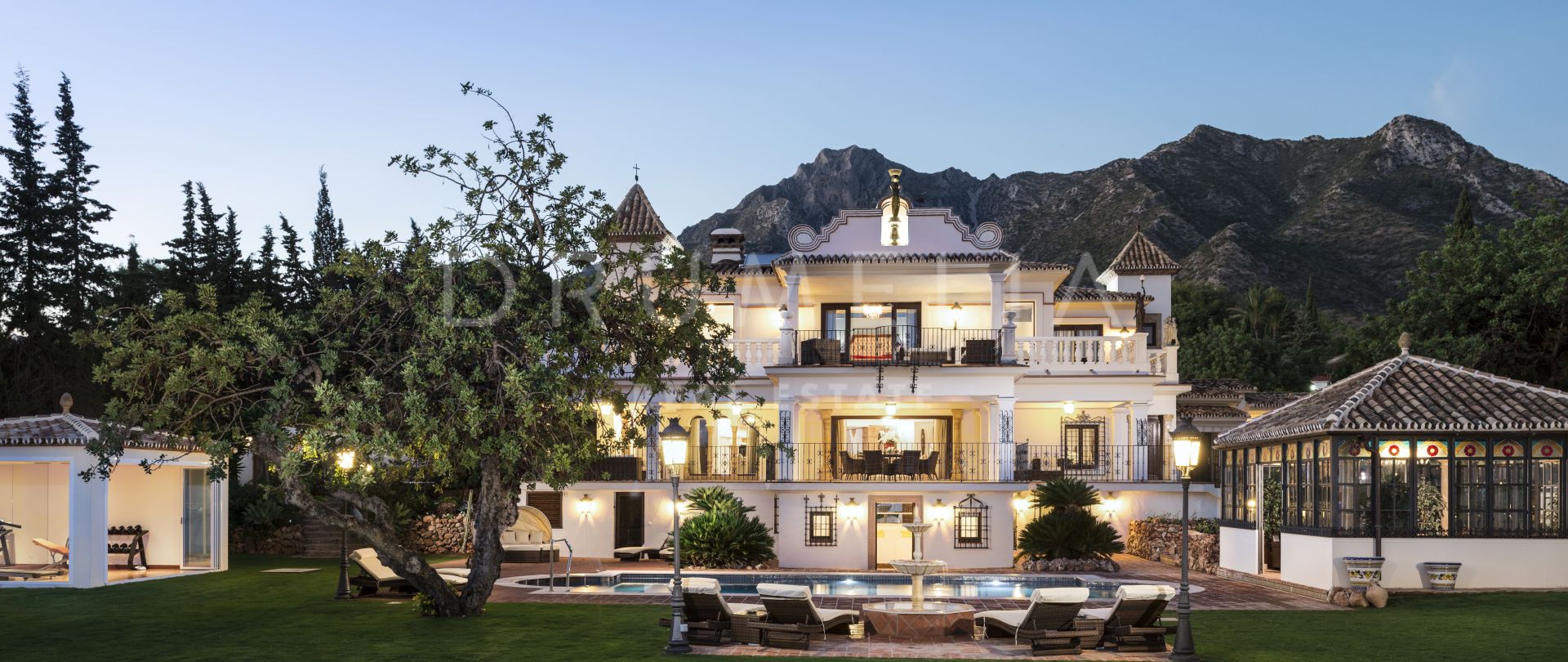 Außergewöhnliche Luxusvilla, die Zukunft und Vergangenheit verbindet, Sierra Blanca, Marbella