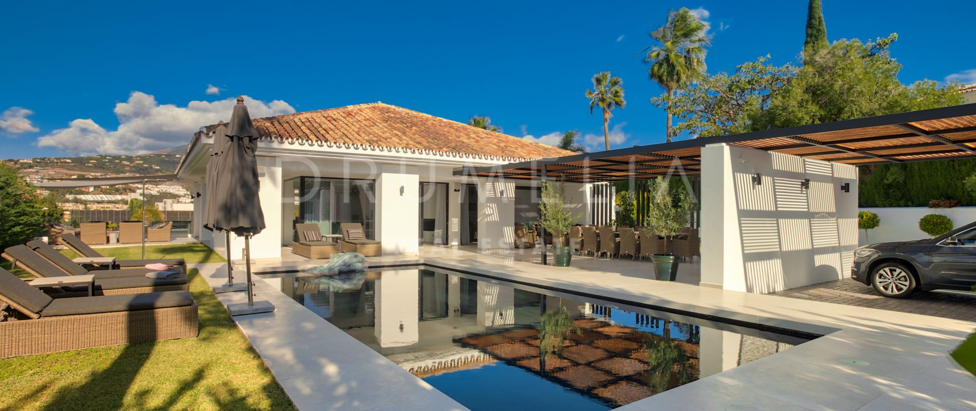 Elegante villa moderna de alta gama en Los Naranjos Golf, Nueva Andalucía