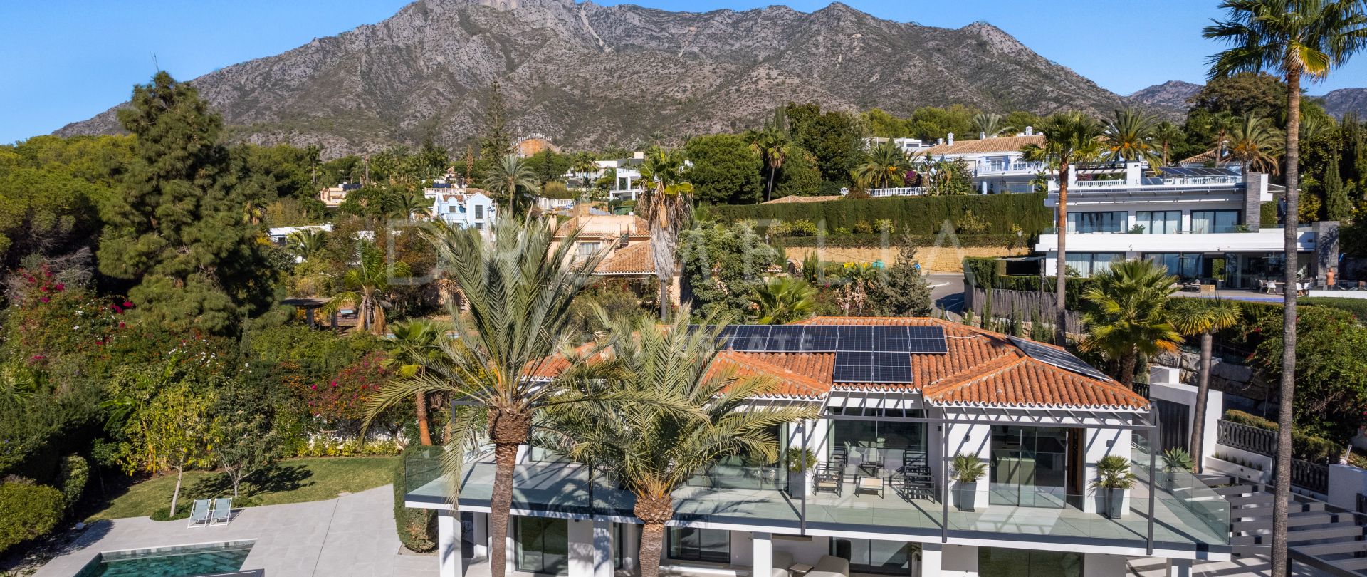 Luxury modern villa with sea and mountain views in Nagüeles, Marbella, Marbella.