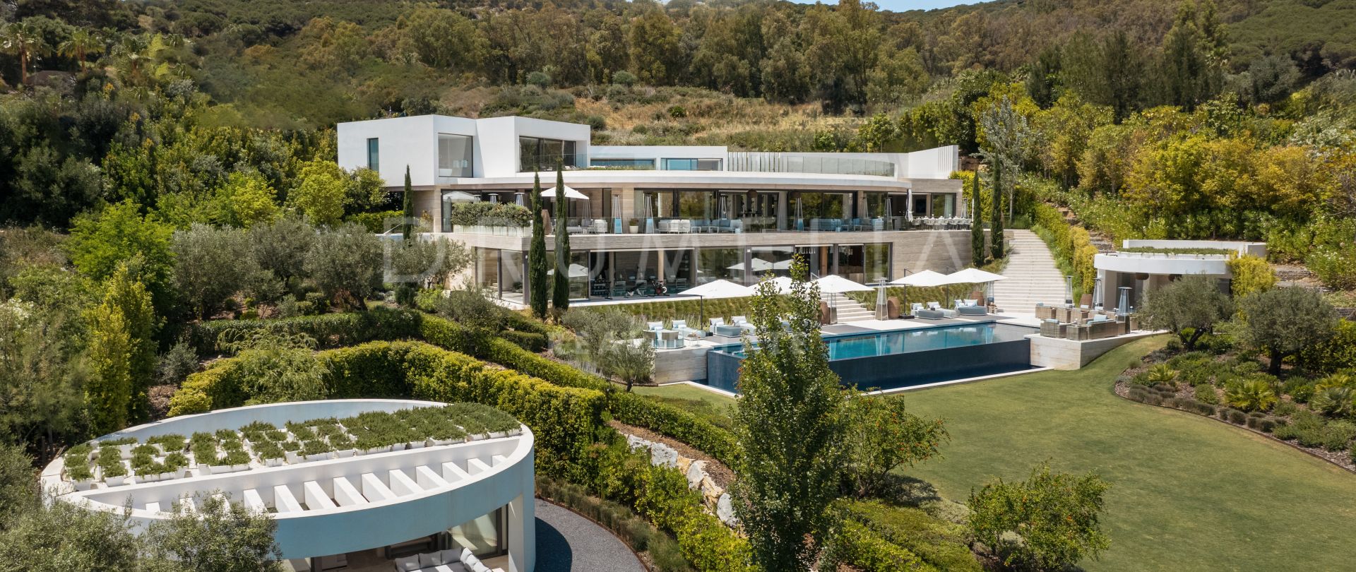 Villa Vela - Upåklagelig moderne luksusvilla med wow-faktor og panoramautsikt i La Reserva de Sotogrande