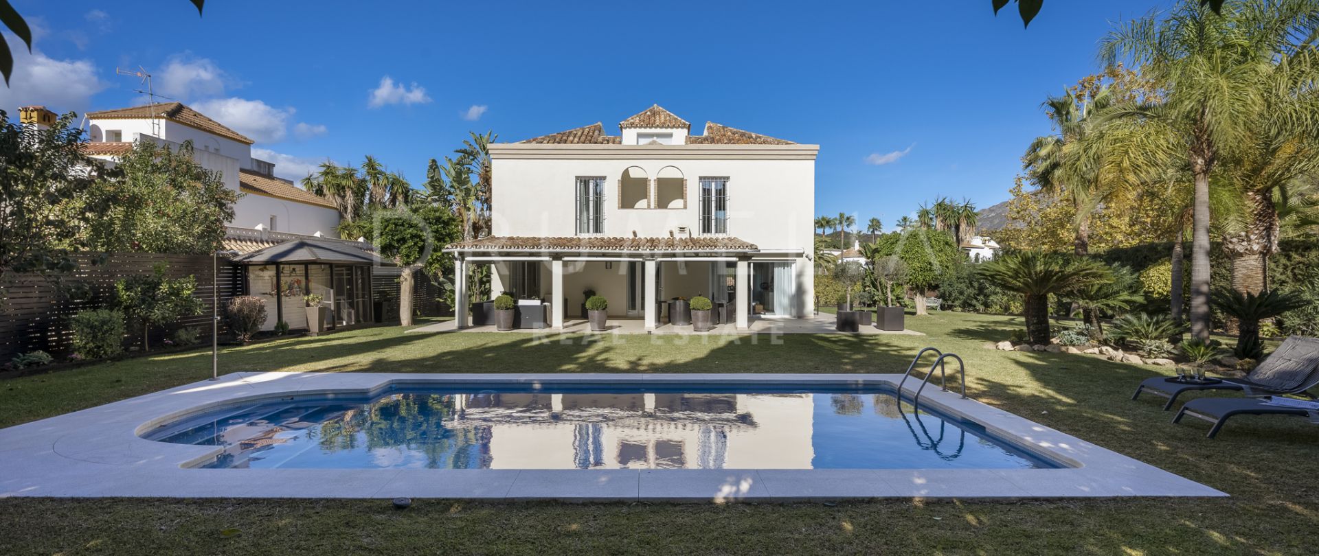 Belle villa de luxe rénovée avec philosophie suédoise Lagom à Nueva Andalucia à vendre, Marbella
