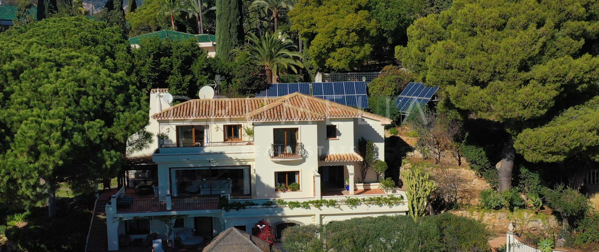 Charmante villa de luxe avec vue sur la mer à vendre à Rio Real, Marbella Est