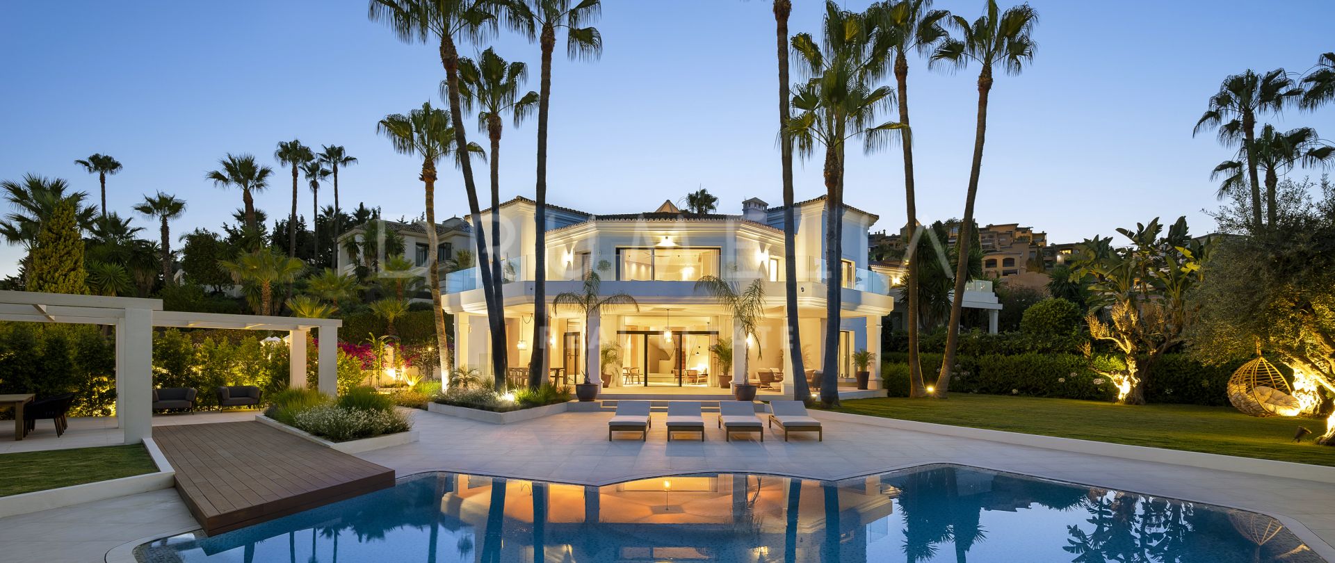 Mooie en stijlvolle gerenoveerde luxe villa te koop in La Cerquilla, Nueva Andalucia, Marbella