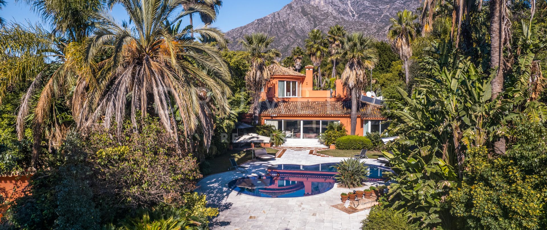 Elegante villa in mediterrane stijl in Rocio de Nagüeles, Golden Mile van Marbella.