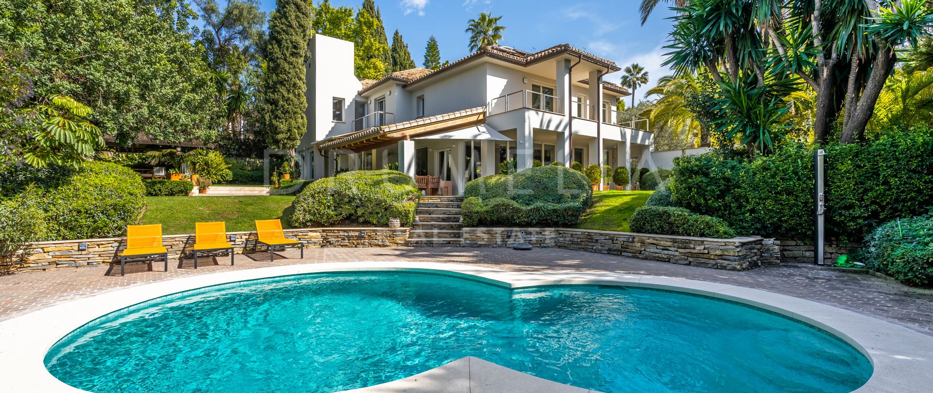 Impresionante villa de lujo de estilo mediterráneo en Marbella Hill Club, Marbella Milla de Oro