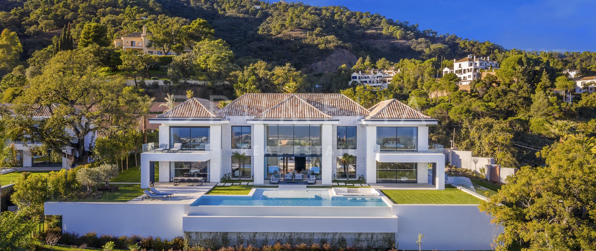 Imponente villa de diseño de lujo moderno con vistas al mar, El Madroñal, Benahavis