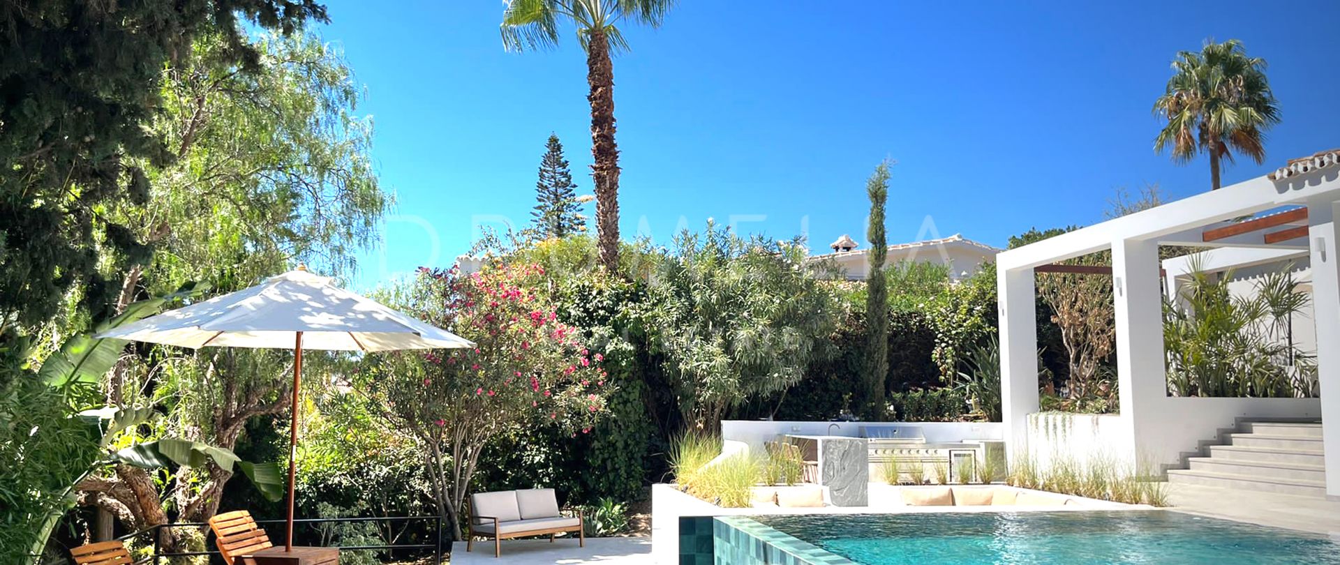 Luxe eigentijds-classic villa in de prachtige wijk El Rosario in Marbella Oost