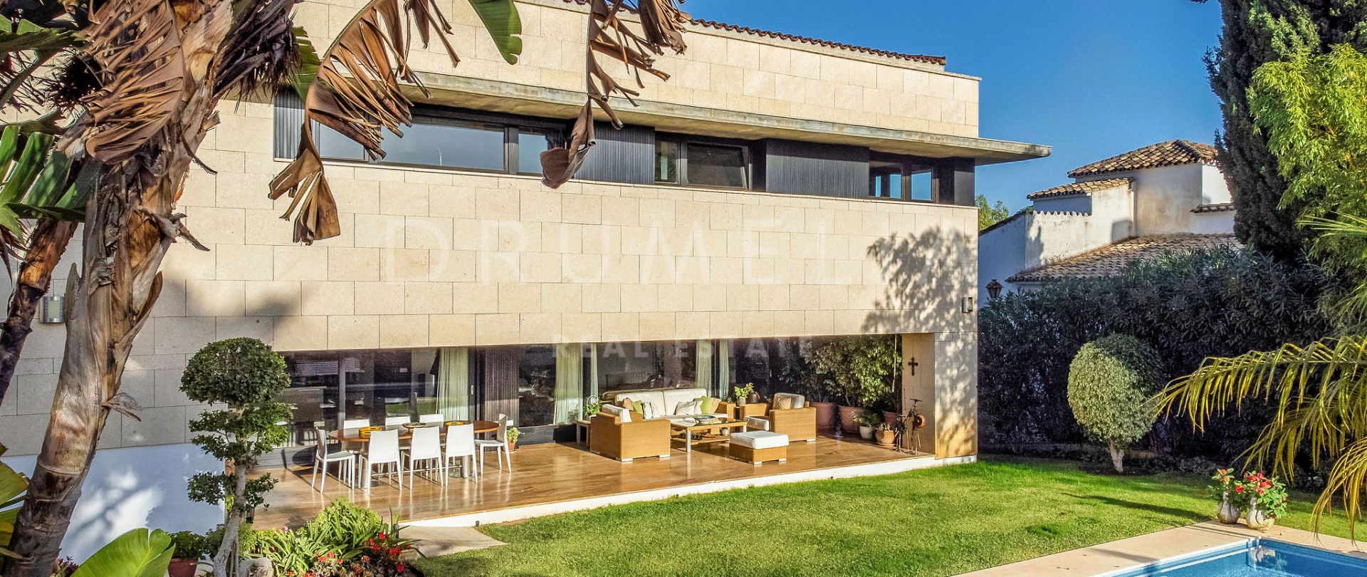 Preciosa y elegante villa moderna de lujo en Nueva Andalucía, Marbella