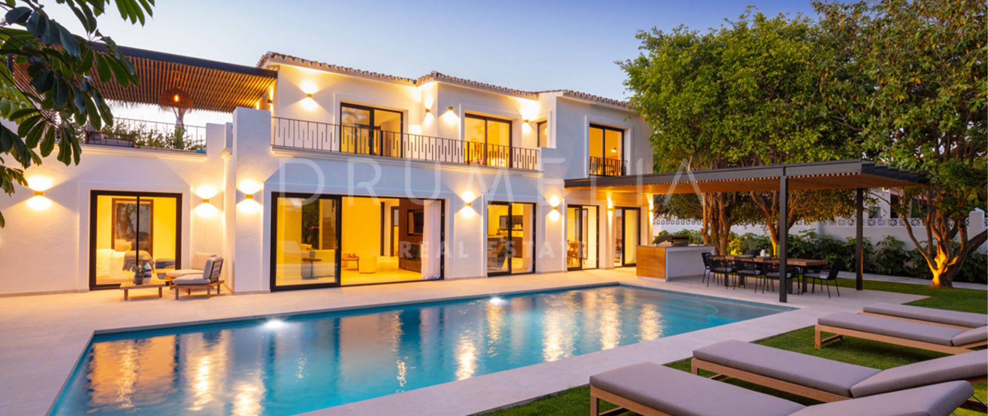 Newly renovated luxury villa just a few steps to the beach in Cortijo Blanco Puerto Banus