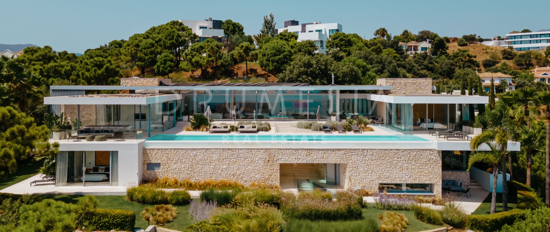 Выдающийся ультрасовременный дом с захватывающими дух панорамами и двумя бассейнами в Монте-Майор, Бенахавис