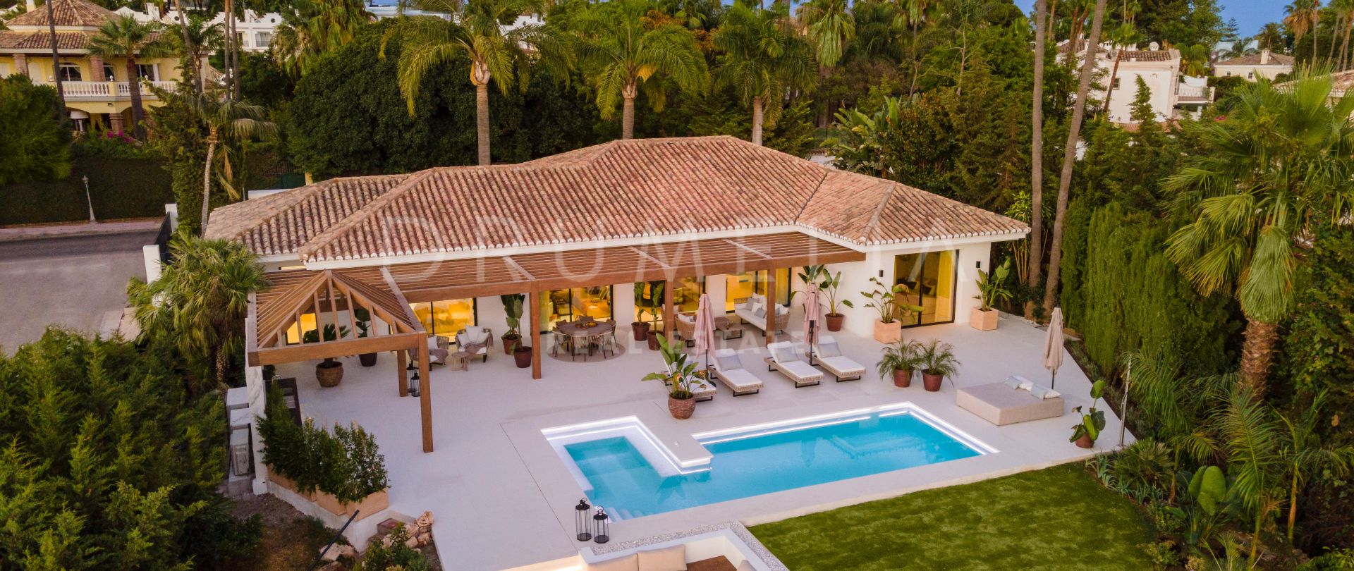 Villa Clara - Фешенебельная вилла в андалузском стиле с современным элитным интерьером на продажу в Aloha, Новая Андалусия