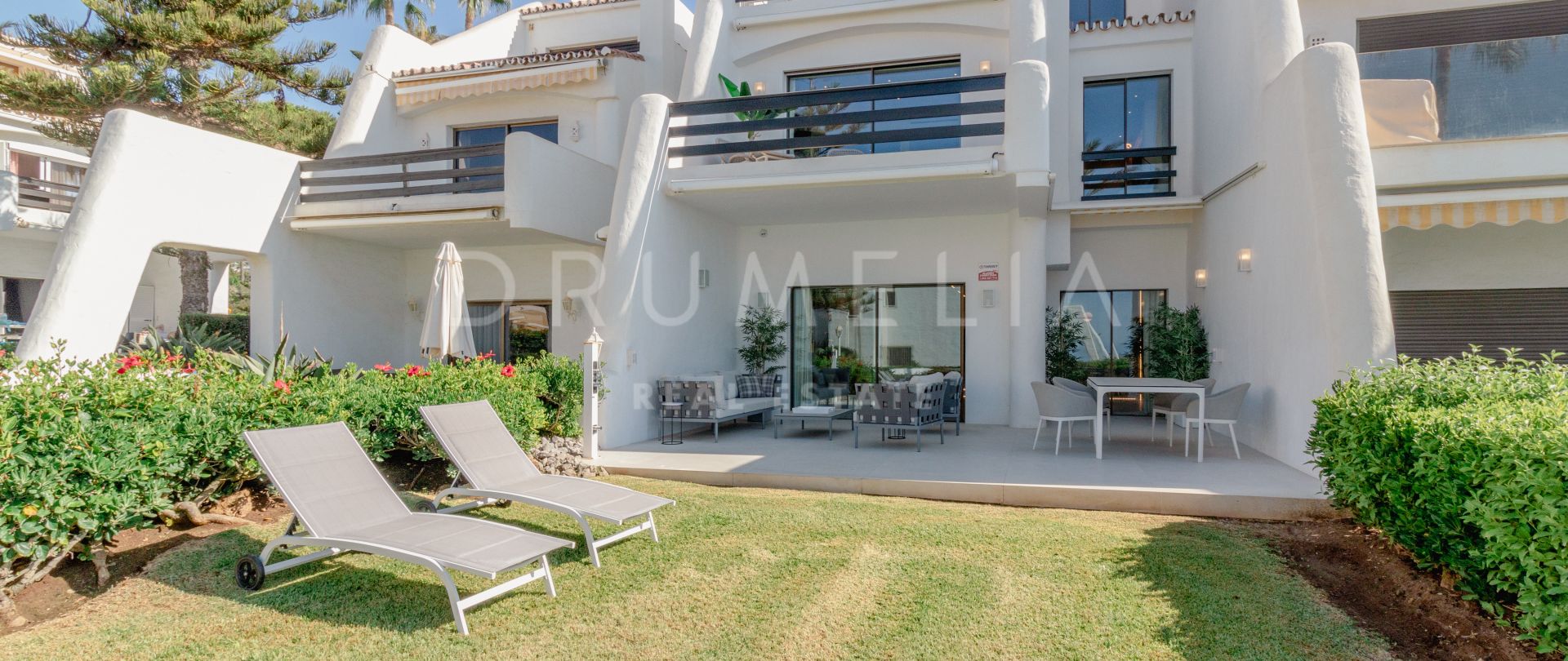 Fully renovated townhouse in beachfront resort Coral Beach on Marbella’s Golden Mile for sale