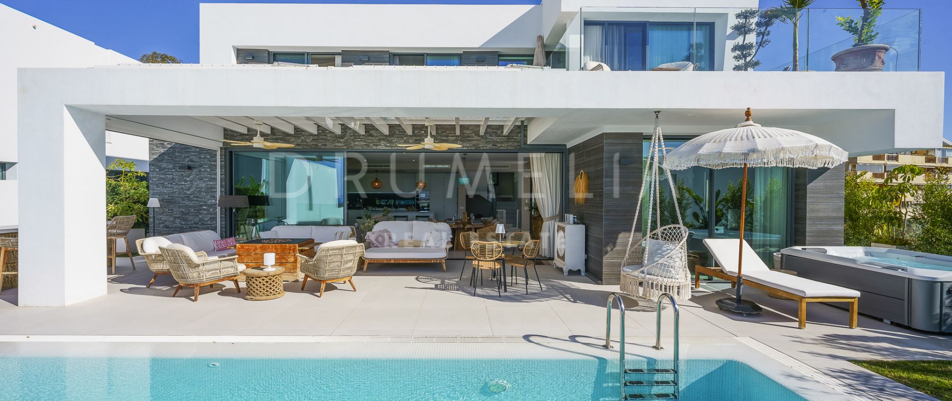 Spectaculaire gloednieuwe moderne luxe villa met zeezicht in Cabo Royale, Marbella Oost