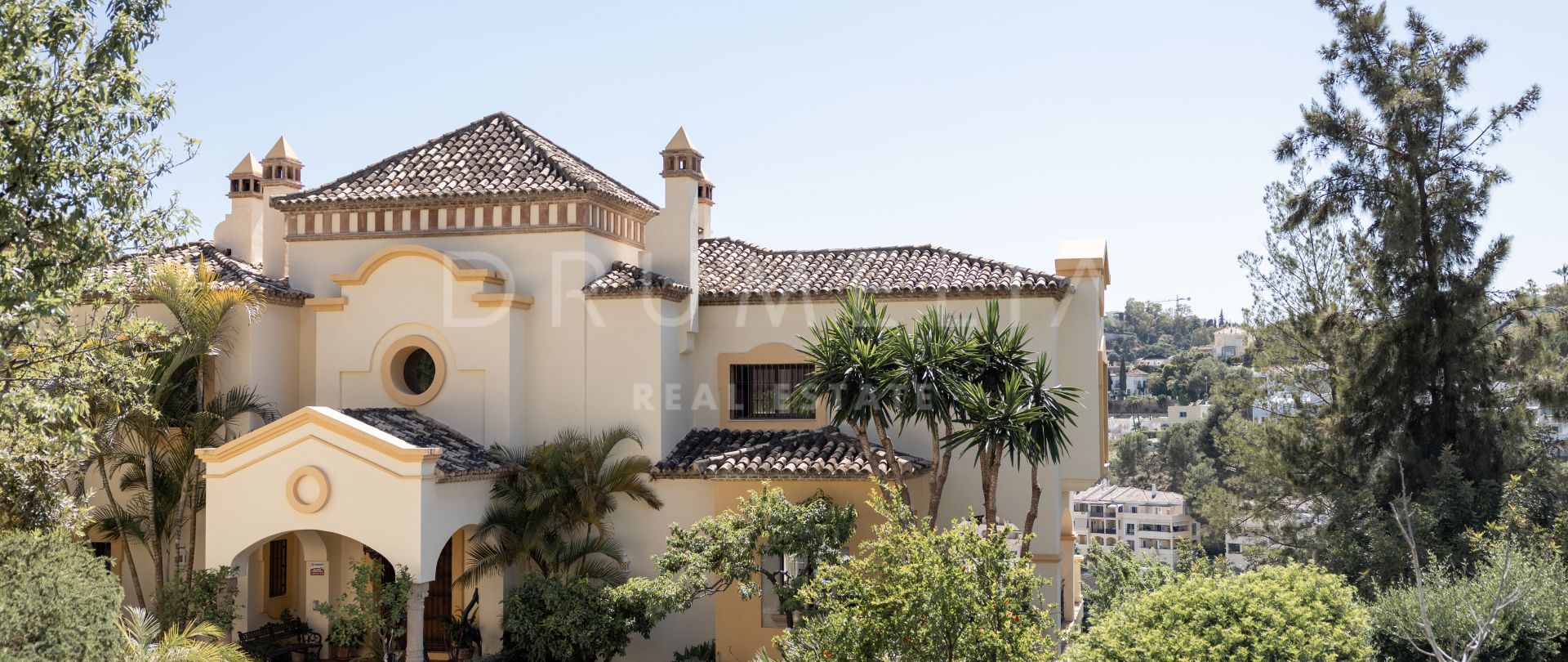 Elegant luxury house with panoramic views in high-end Vega del Colorado, Benahavis