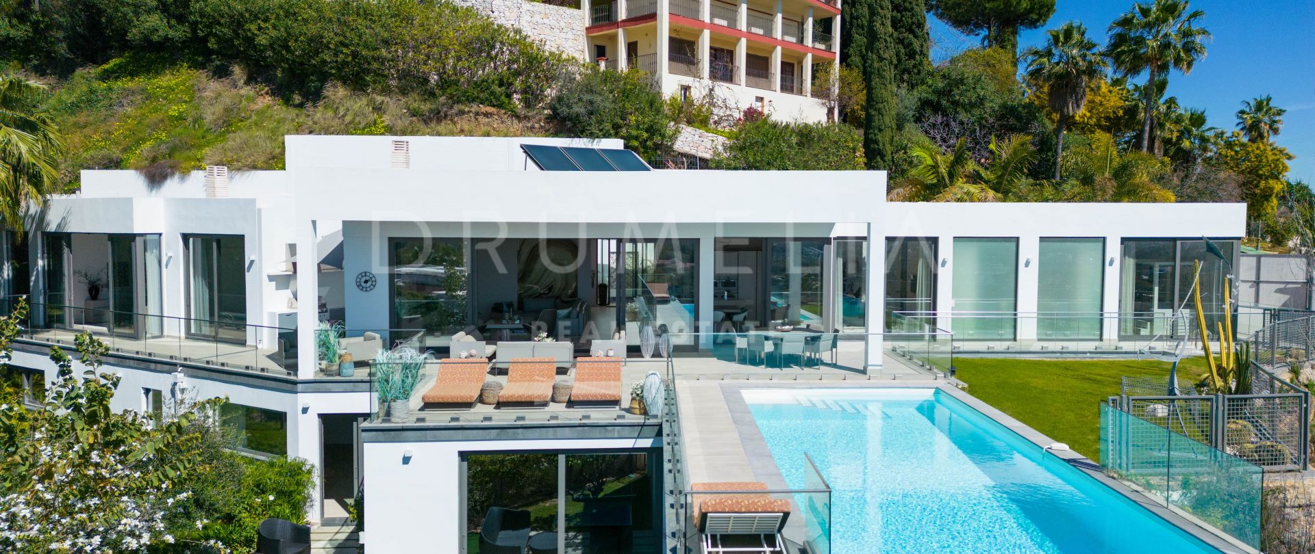 Elegantes modernes High-End-Haus mit Panoramablick in El Herrojo Alto, La Quinta, Benahavis