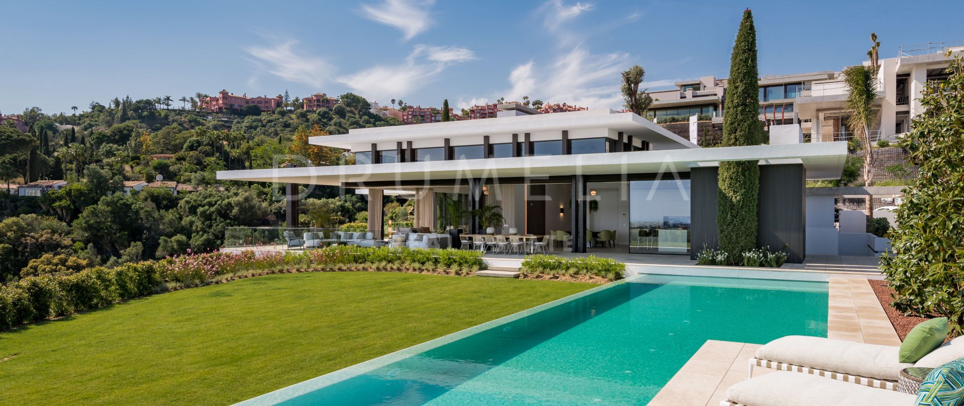 Sophisticated designer house in new high-end development, La Quinta, Benahavis
