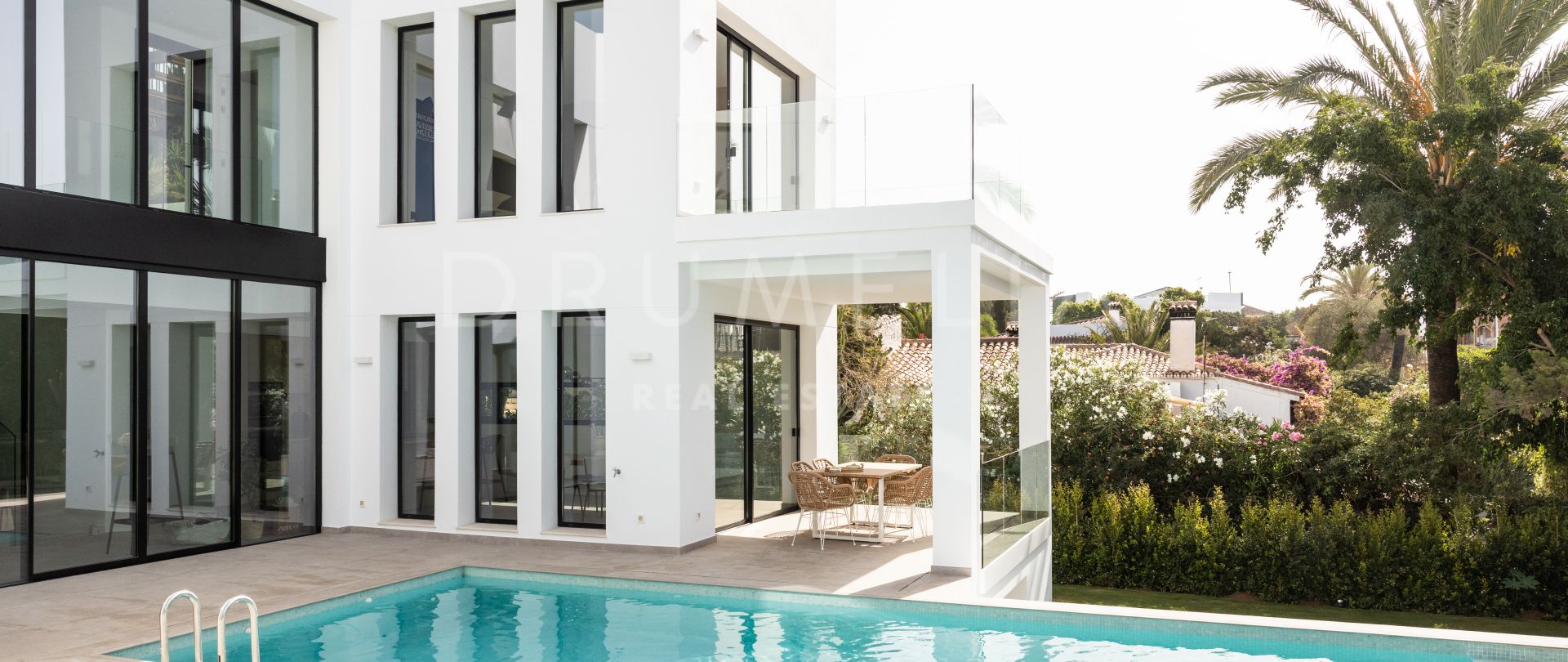 Bran-New Fabulous Modern House with Fabulous Amenities in Charming Beachside Marbesa, Marbella East