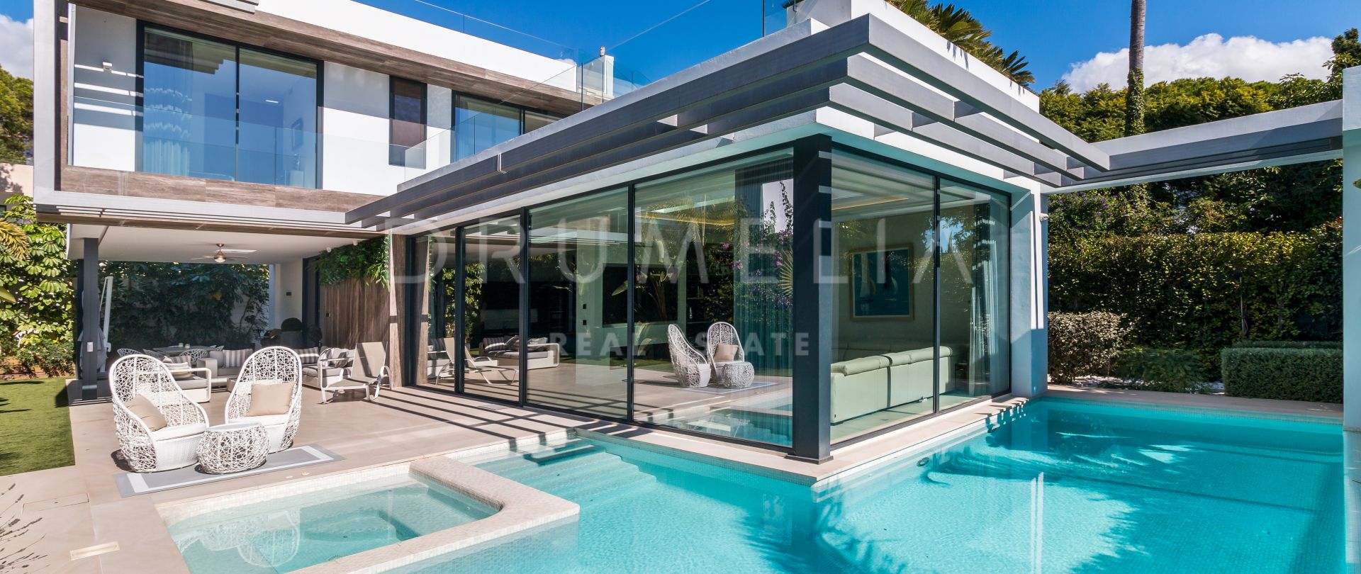 Prachtige nieuwe moderne luxe villa met uitzicht, strandkant Golden Mile, Marbella