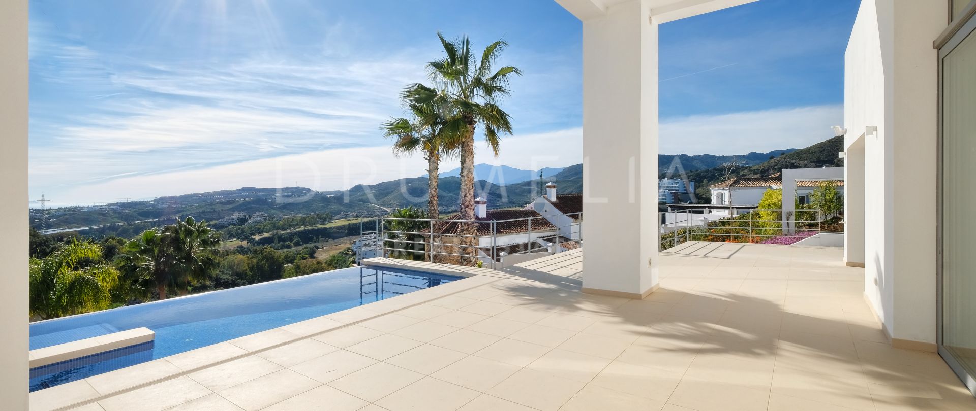 Ny stilfull modern villa med fantastisk utsikt, Puerto del Capitan, Benahavis