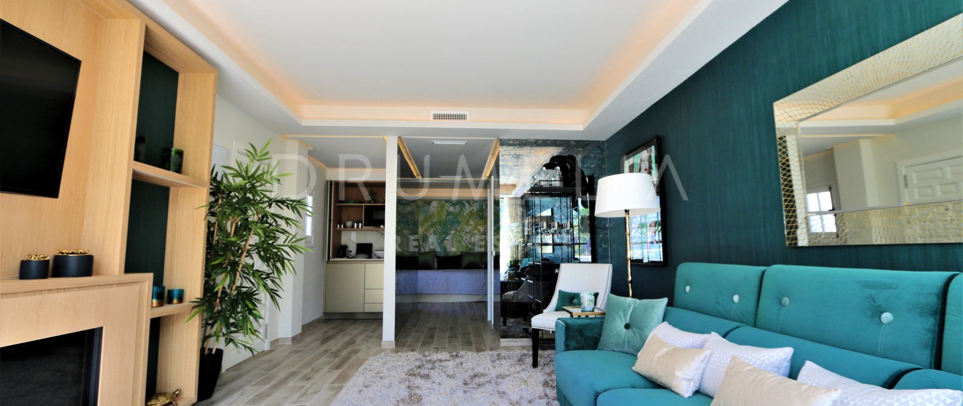 Chique luxe penthouse in het beroemde Puente Romano Hotel, Marbella Golden Mile