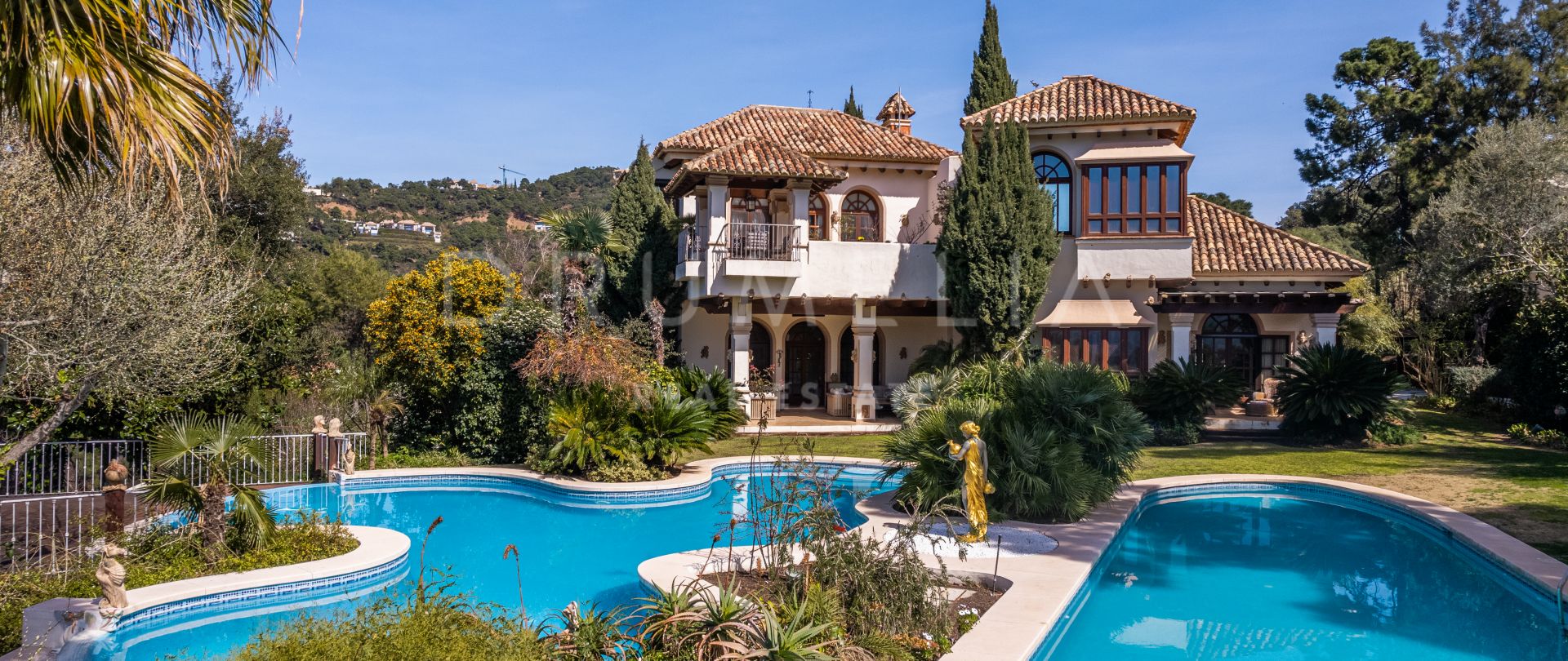 Magnífica villa mediterránea de estilo clásico en venta en la fabulosa La Zagaleta, Benahavís
