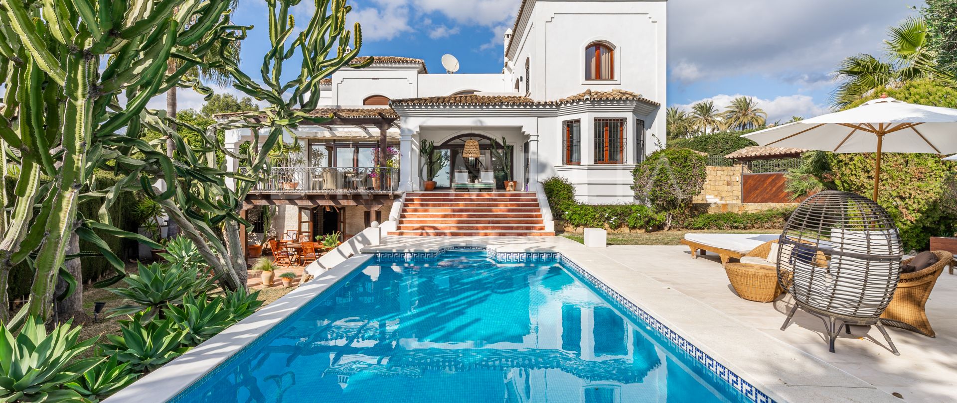 Charmante villa de luxe de style traditionnel pleine de caractère à Nueva Andalucía