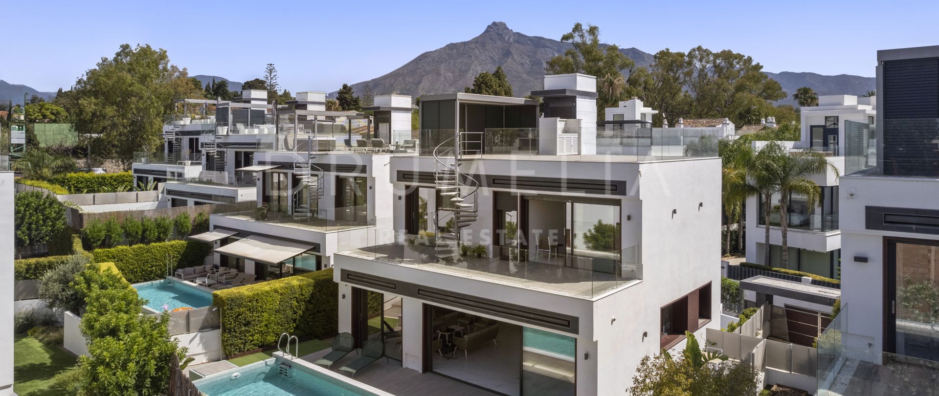 Stylish Contemporary Beachside House with Sea Views, Golden Mile, Marbella